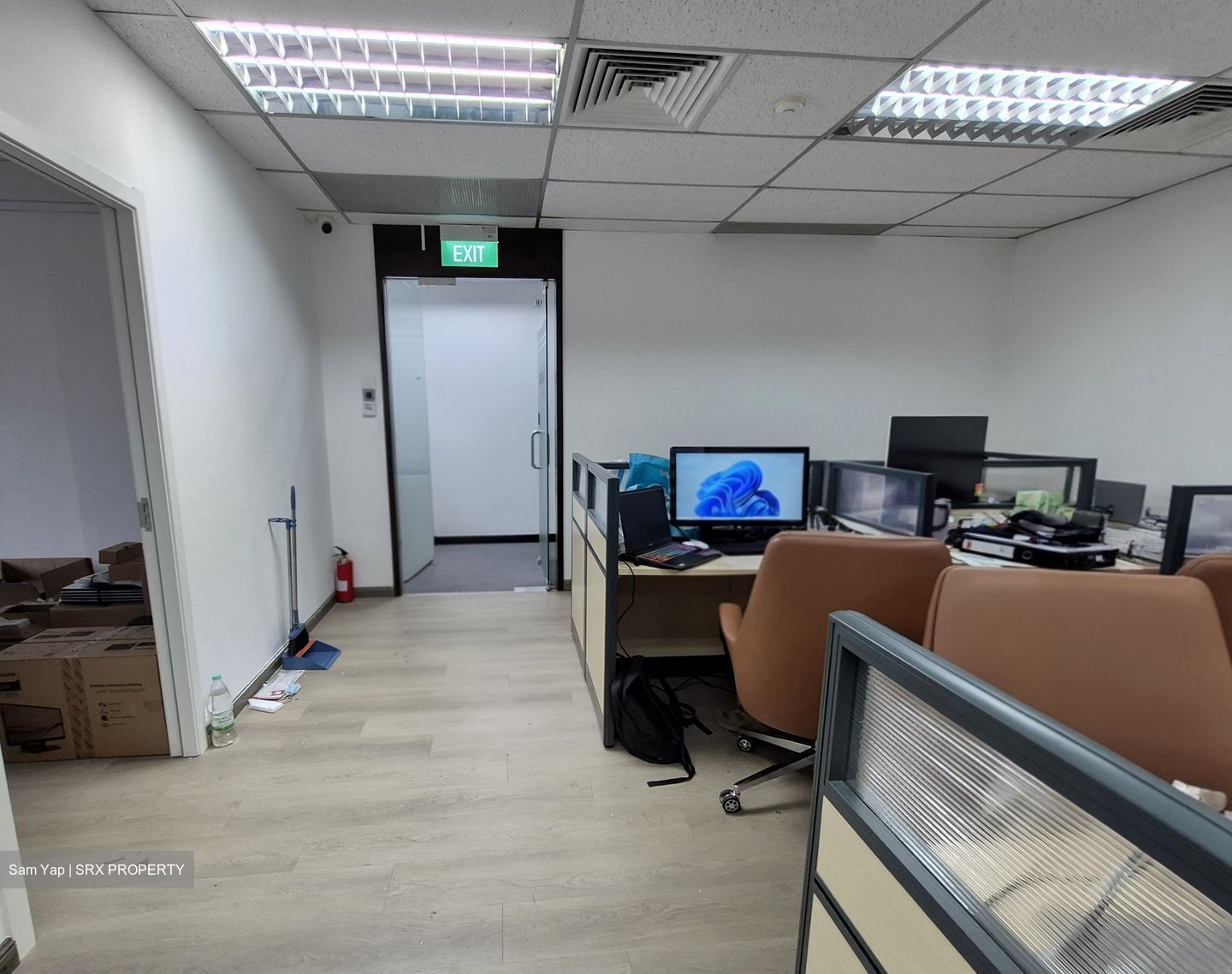 Bangkok Bank Building (D1), Office #625451631